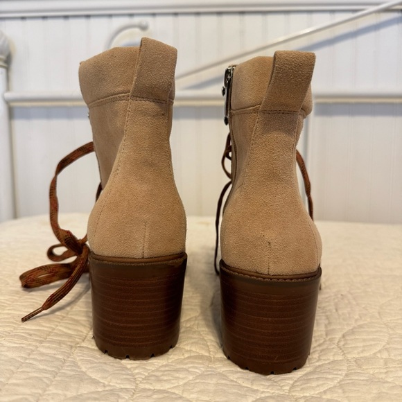 Vince Camuto | Gaviana Leather Lace-Up Ankle Boots - Picture 5 of 8